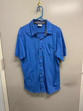 Columbia Men's Short-Sleeve Button-Up Shirt in Blue